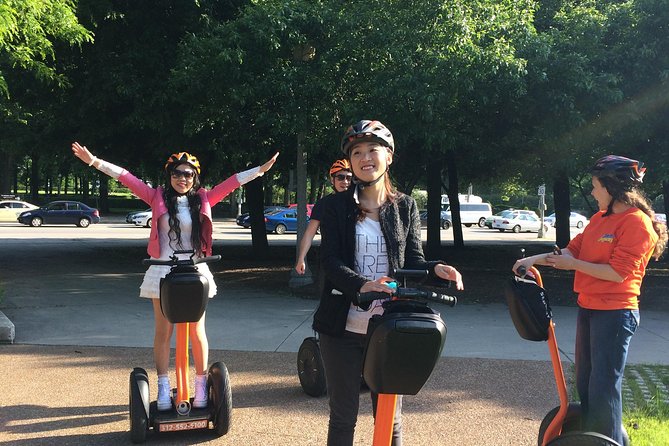 2-Hour Chicago Lakefront & Museum Campus Segway Tour - Guide style: live commentary, humor, and how to set expectations