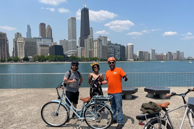 2 Hour Chicago Landmarks & Lakefront E-Bike Tour - Milton Lee Olive Park and Buckingham Fountain: the skyline warm-up