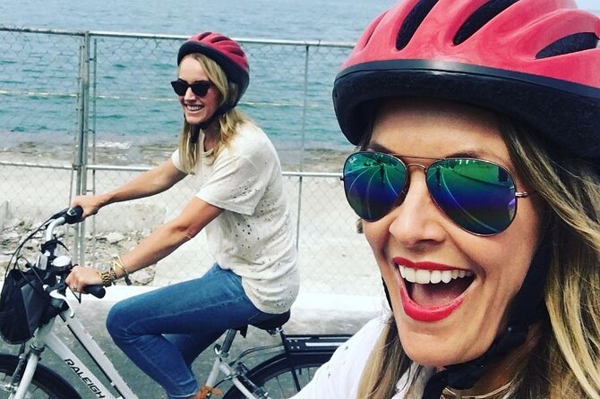 Bike Tour of Chicago's Lakefront Neighborhoods - Gold Coast Mansions, Magnificent Mile, and the Chicago Celebrity Lore