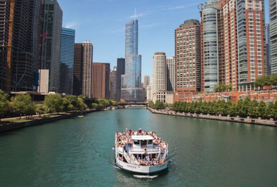 Chicago: 1.5-Hour Lake and River Architecture Cruise - Wrigley to Wolf Point: How the Buildings Tell Time