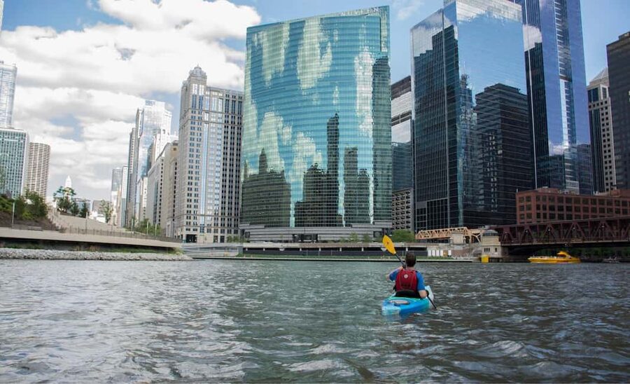 Chicago: 2-Hour Downtown Kayak Rental - Meeting Up and Getting Ready: The Paddling Lesson That Sets You Up