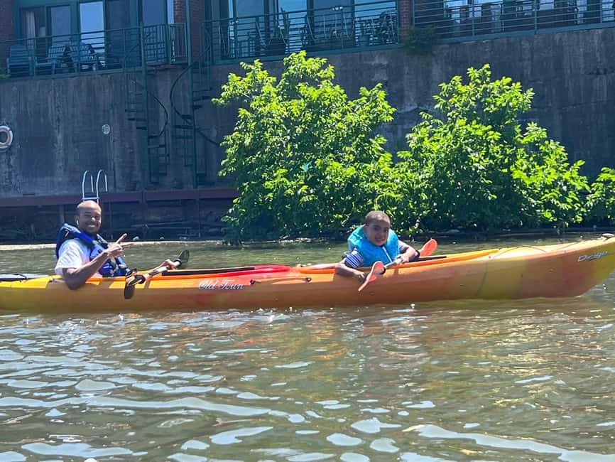 Chicago: 2-Hour Kayak Rental from Bridgeport - Paddling Bubbly Creek for 2 Hours: What the Water Feels Like