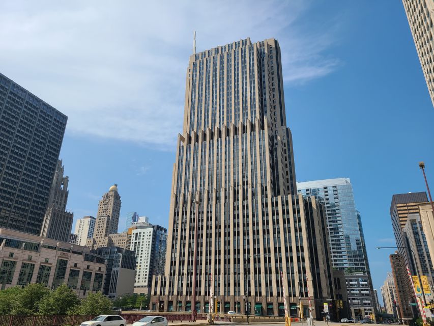 Chicago: 45-Minute Family-Friendly Architecture River Cruise - Architecture Commentary That Makes the Buildings Click