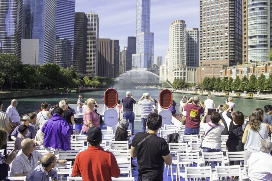 Chicago: 45-Minute Family-Friendly Architecture River Cruise - Cash Bar and What You Can Bring Onboard