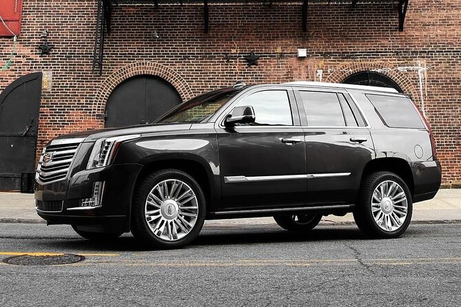 Chicago Airport Transfer: Chicago to O'Hare Airport ORD in Luxury SUV - Pickup at Your Chicago Hotel, Done the Easy Way