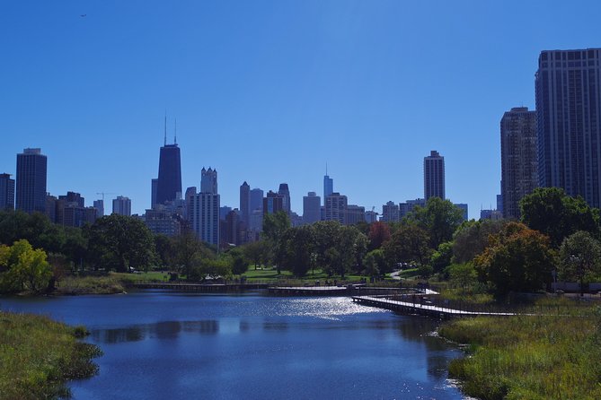 Chicago Amazing Lakefront Bike Tour - How the Lakefront Trail changes your pace (and your photos)