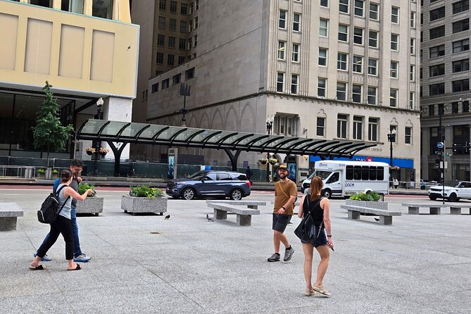Chicago Architecture and True Crime Tour - Price and value: what $35 buys you in Chicago time