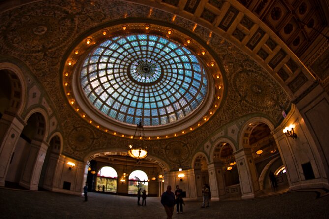 Chicago Architecture and True Crime Tour - Guides and storytelling: why the vibe matters as much as the buildings