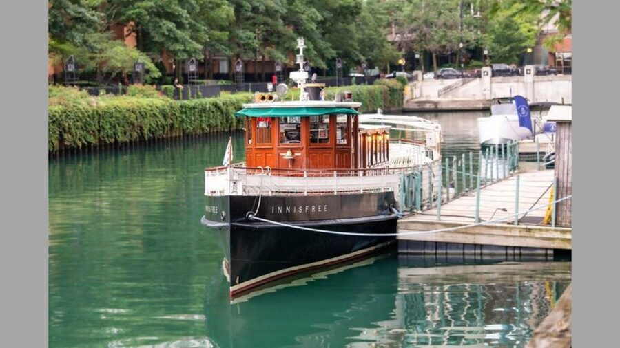 Chicago: Architecture Boat Tour with Drinks - Why Chicago Architecture Feels Different From a River Tour