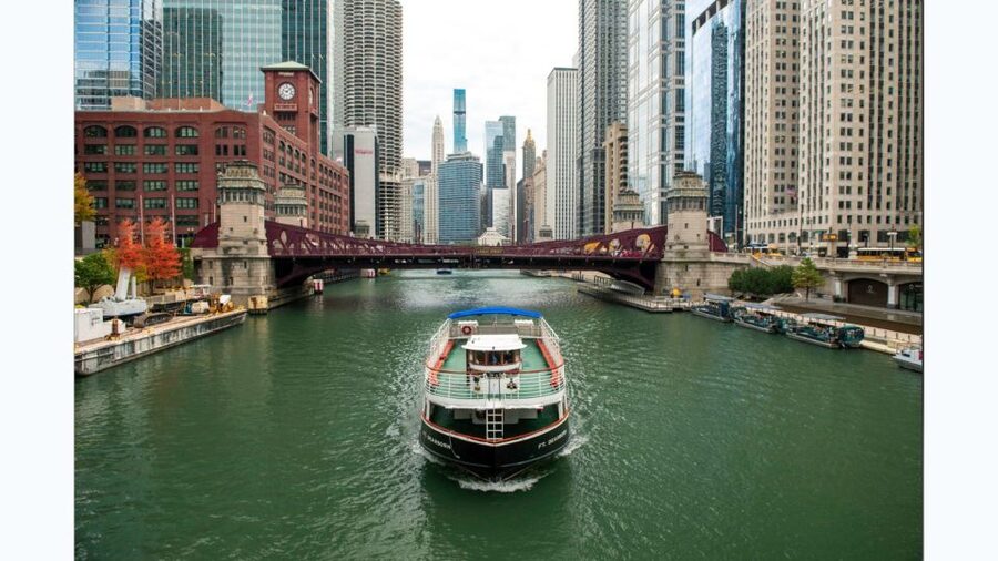Chicago: Architecture Boat Tour with Drinks - Price and Included Drinks for a 90-Minute Value Check