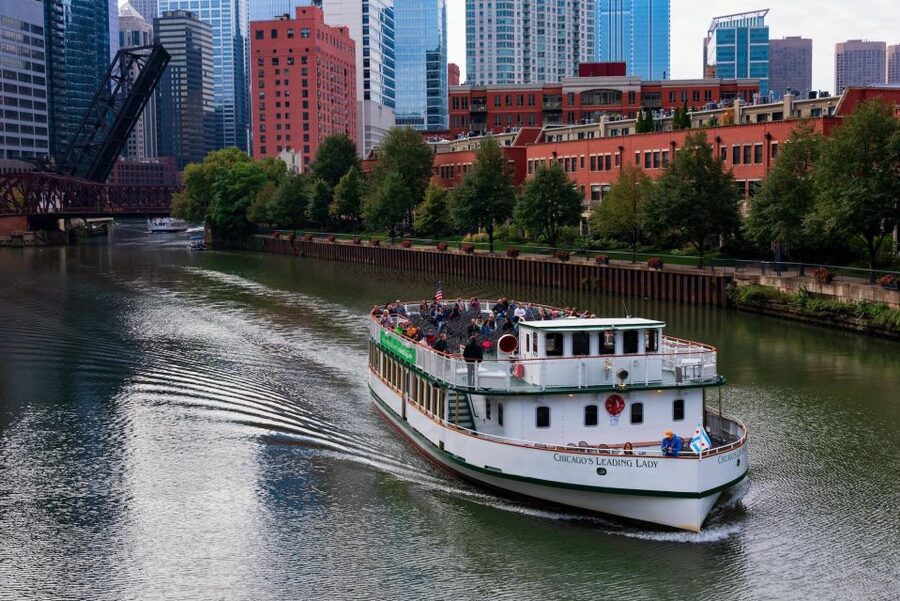 Chicago: Architecture Center Cruise on Chicago's First Lady - Who should book this cruise, and who should think twice