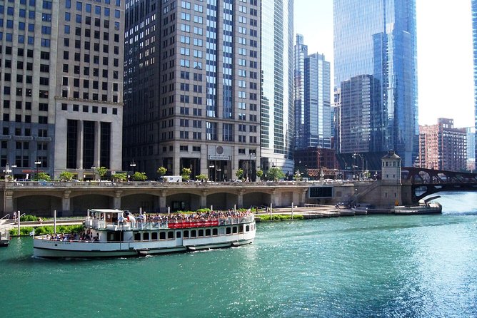 Chicago Architecture Center River Cruise aboard First Lady - The Docent-Led Route: From the Chicago River to Lakefront Icons