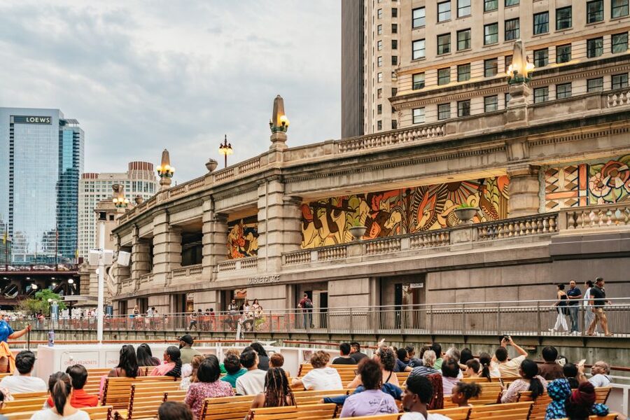 Chicago: Architecture River Cruise Skip-the-Ticket Line - Drinks Onboard: Cash Bar Convenience Without the Food-Problem