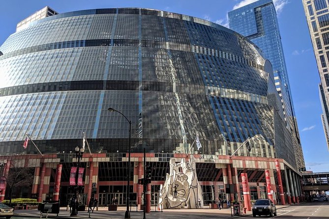 Chicago Architecture Tour: Underground Pedway and the Loop - Stop 2: The Picasso, a close look at a public art gift