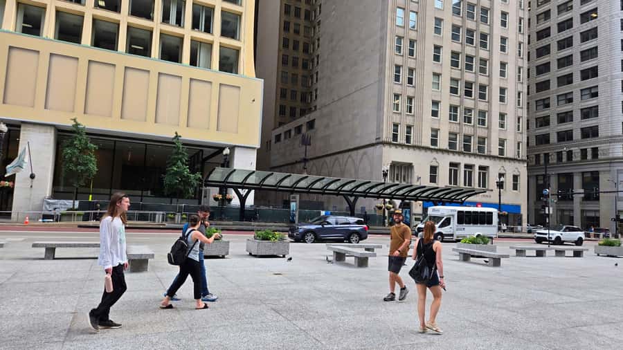 Chicago: Architecture & True Crime History - Art Deco Power and Scandal in the Middle of Downtown