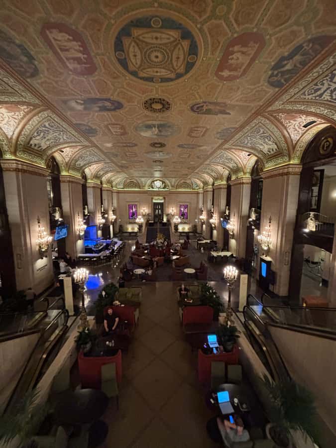 Chicago: Architecture & True Crime History - The Guide Is the Real Secret Ingredient