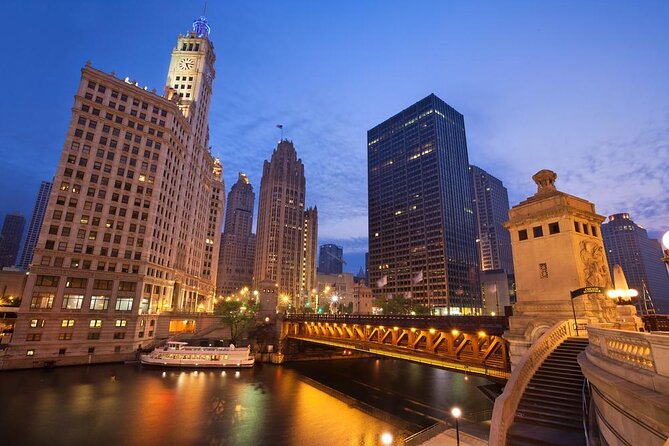 Chicago Architecture Walking Tour: What's New - Entering the Chicago Architecture Center, and Why the Gallery Ticket Matters