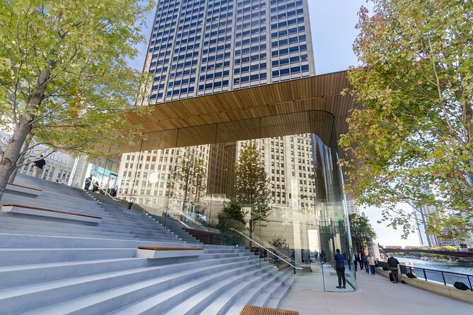 Chicago Architecture Walking Tour: What's New - Apple on Michigan Avenue: When Retail Becomes Part of the Skyline