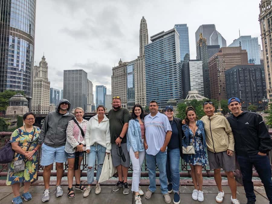 Chicago: Best of Attractions Walking Tour +Bike/Kayak Rental - Free 2-hour bike or kayak rental, the perk that can turn a tour into an outing