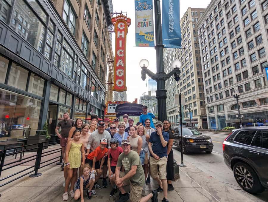Chicago: Best of Attractions Walking Tour +Bike/Kayak Rental - Magnificent Mile stroll: big-brand energy with city-scale views