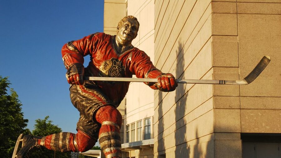 Chicago: Chicago Blackhawks NHL Game Ticket at United Center - Inside the Arena: Entrances, Anthems, and the Pace You Feel