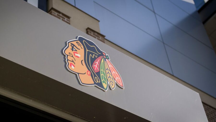 Chicago: Chicago Blackhawks NHL Game Ticket at United Center - Bag Rules, Security, and Why You Should Travel Light
