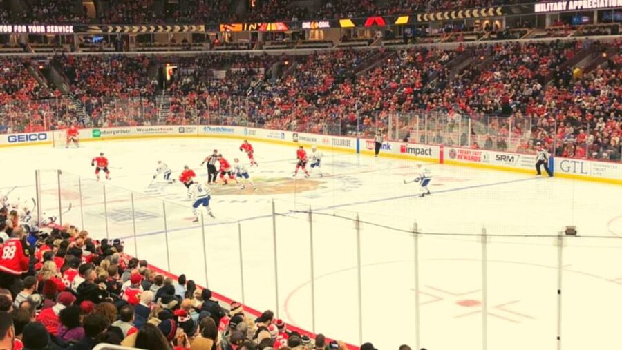 Chicago: Chicago Blackhawks NHL Game Ticket at United Center - How Long Should You Plan For, and What Timing Works Best?
