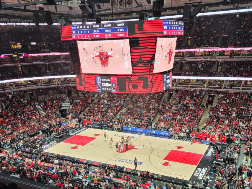 Chicago: Chicago Bulls Basketball Game Ticket - Chicago Bulls at United Center, what the 150 minutes really feel like