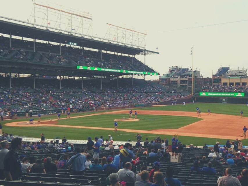 Chicago: Chicago Cubs Baseball Game Ticket at Wrigley Field - Rules, Crowd Reality, and Comfort Tips