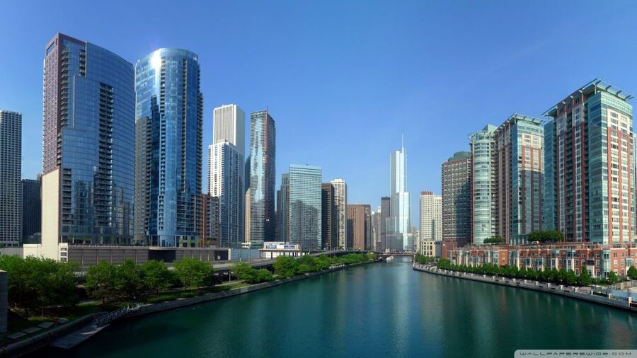 Chicago: City Minibus Tour with Optional Architecture Cruise - Grant Park’s Buckingham Fountain, plus a “front yard” perspective