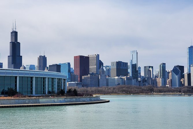 Chicago City Minibus Tour - Pickup at Palmer House, and why the ride feels more personal