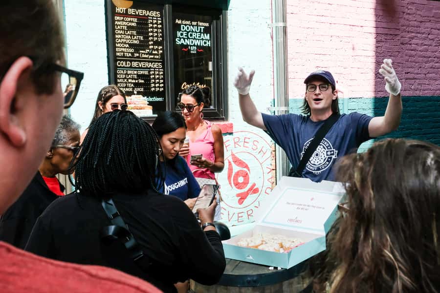 Chicago: Downtown Donut Tour with Tastings - Key highlights