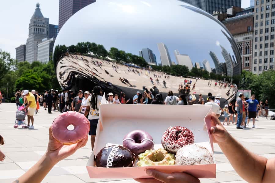 Chicago: Downtown Donut Tour with Tastings - Your four-stop lineup in the Chicago Loop