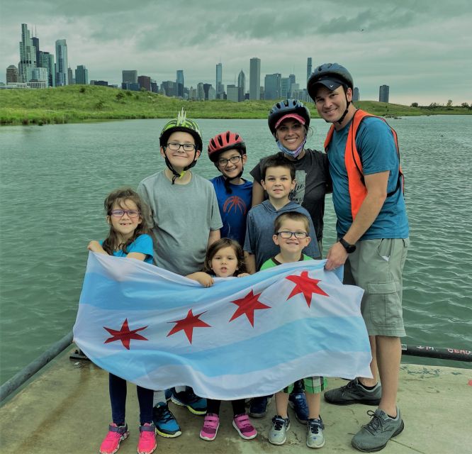 Chicago: Downtown Family Food Tour by Bike with Sightseeing - Bike readiness, weather, and what to wear for a rain-or-shine day