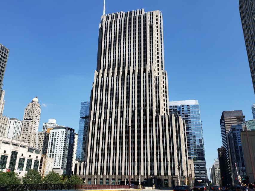 Chicago: Evolution of the Skyscraper Walking Tour - How the Chicago River Sets Up the Whole Skyline