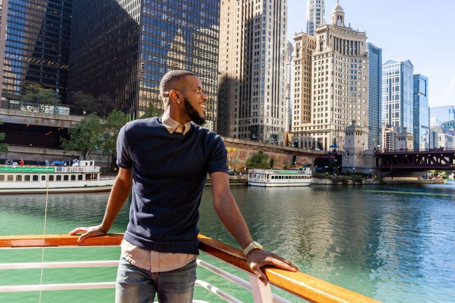 Chicago Explorer Pass: 2 to 7 Attractions including SkyDeck - Hop-On Hop-Off Big Bus Chicago: a practical way to connect neighborhoods