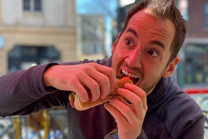 Chicago Favorites Ultimate Food and Walking Tour - Lou Malnati’s or Gino’s East, the tour start, and why timing matters