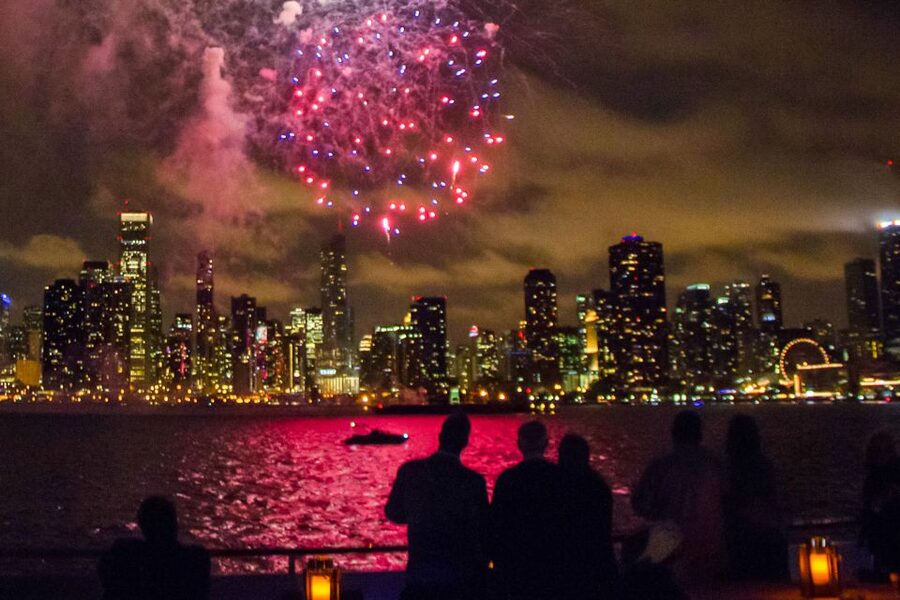 Chicago: Fireworks Cruise with Lake or River Viewing Options - How the narration changes the whole cruise experience