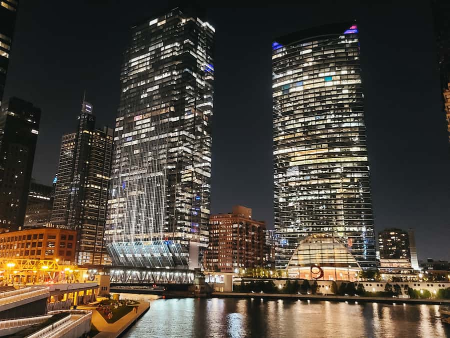 Chicago: Fireworks Cruise with Lake or River Viewing Options - Making the best of deck time: simple photo strategy