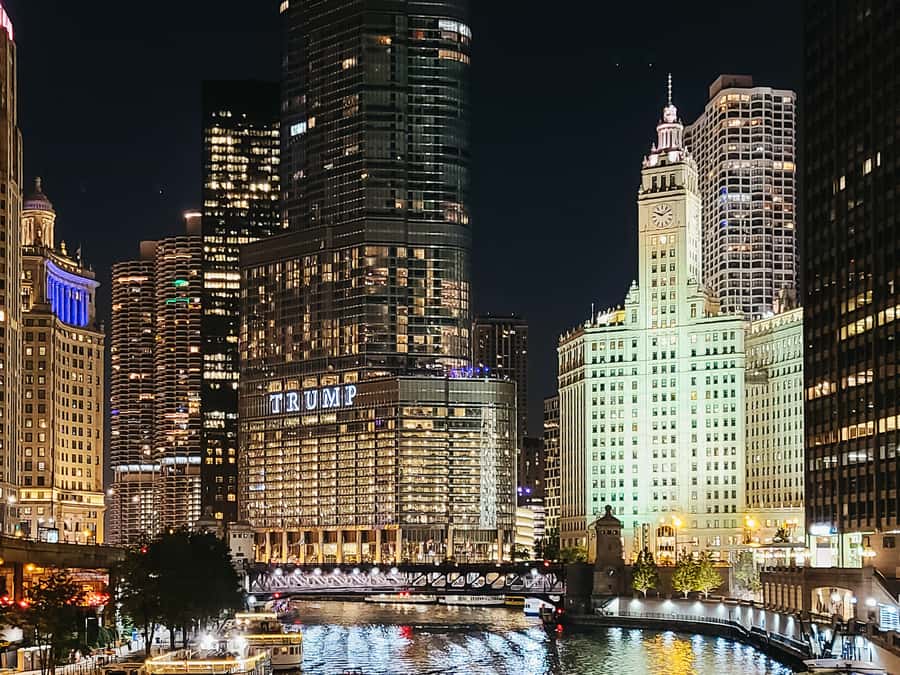 Chicago: Fireworks Cruise with Lake or River Viewing Options - River Fireworks Cruise vs Lake Michigan Fireworks: pick your vibe
