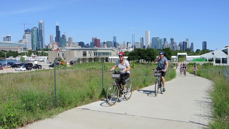 Chicago: Full-Day or Half-Day Bike Rental - Choose your bike: hybrid, Fuji Sportif 2.1 road, or electric
