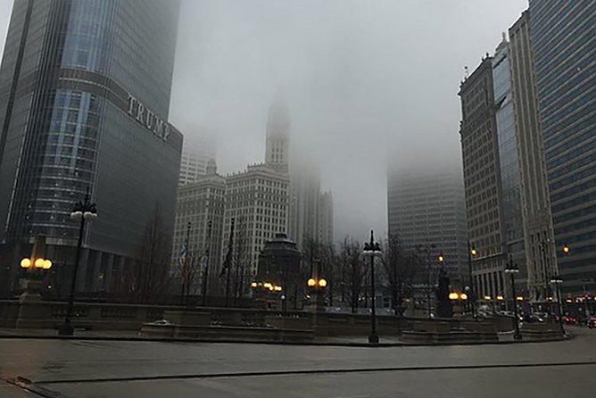 Chicago: Gangsters and Ghosts Walking Tour - Palmer House Hilton Lobby: An Old Hotel With Ghost-Story Credibility