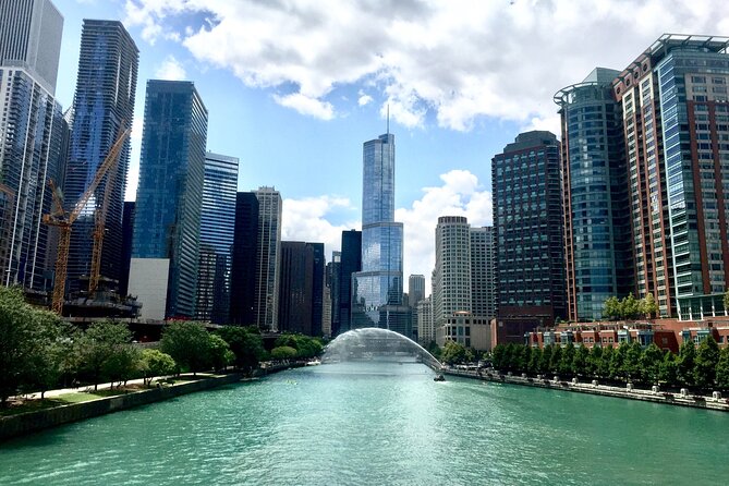 Chicago Gangsters Tour - Colorful History and Dark Past - Stop 1: The Loop, where gangster stories become street geography
