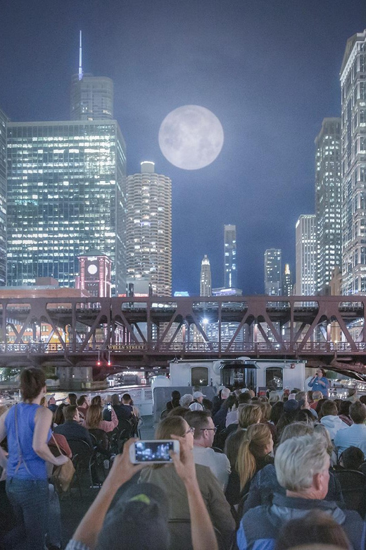 Chicago: Historic Gangsters & Twilight Tales Night Cruise - Getting to the boat: Michigan and Wacker, First Lady awning, and the riverwalk stairs