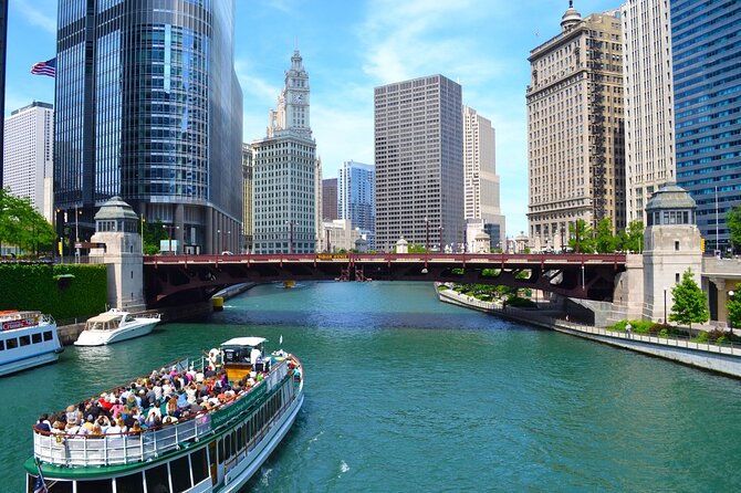 Chicago History and Architecture Walking Tour with Boat Cruise - A quick detour at Starbucks Reserve Roastery, more than a coffee stop
