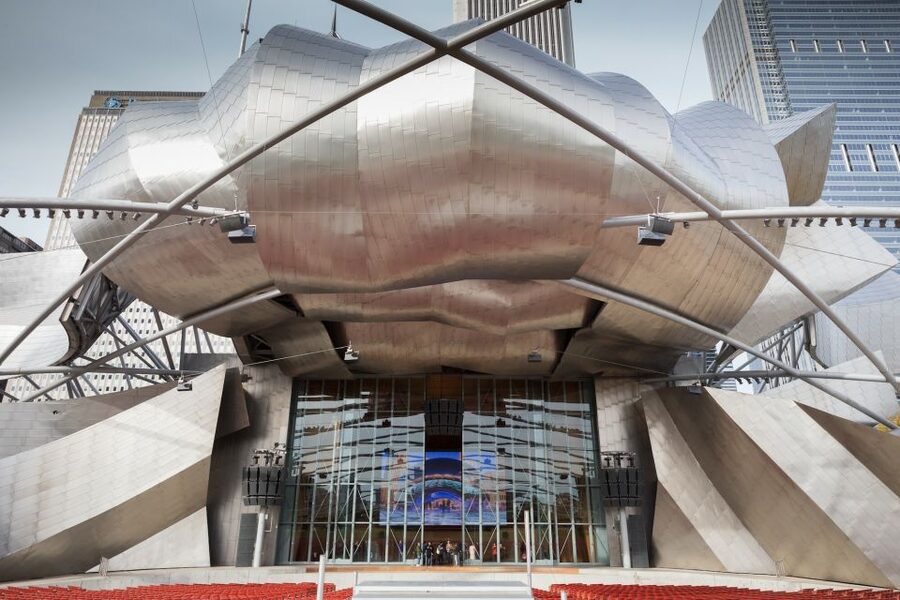 Chicago: Icons Guided Architecture Walking Tour - Seven downtown stops, one citywide architectural conversation