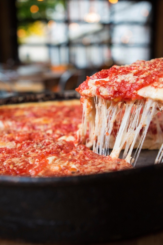 Chicago in a Day: Food & Walk Tour+Free Bike or Kayak Rental - Magnificent Mile to the Historic Water Tower: Photo Stops That Matter