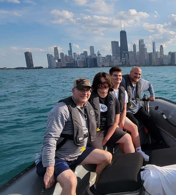 Chicago: Lake and River Tour on a RIB Boat - Photo moments that actually work (not just quick flashes)