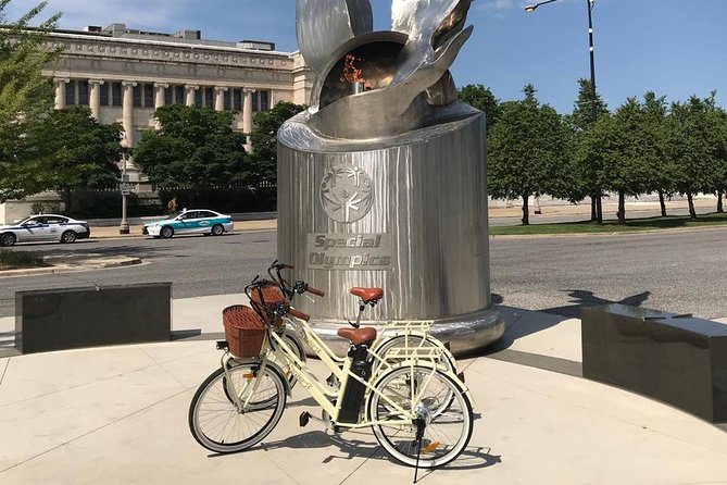 Chicago Lakefront Electric Bike Tour - Meeting Point at 441 E Erie St: How to Avoid the Big Mix-Up