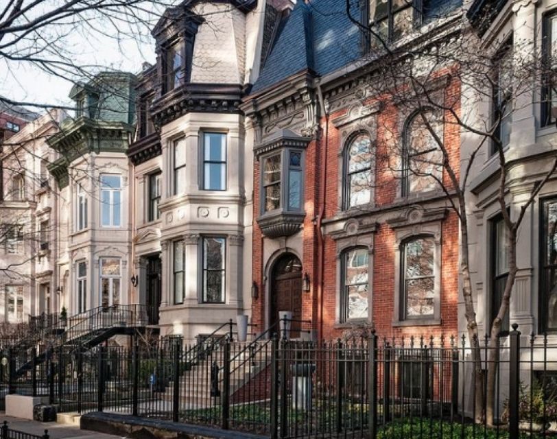 Chicago: Lakefront Neighborhoods Bike Tour - Lincoln Park Zoo area and the Playboy legacy stop